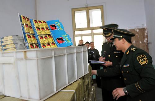 捣毁特大假冒注册商标团伙