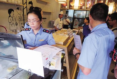 排队数小时 也许你吃的是冒牌糕点 排队数小时 也许你吃的是冒牌糕点