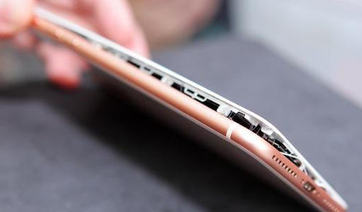 宝宝好失望！商标巨头iphone8竟遭遇充电爆裂事件.png