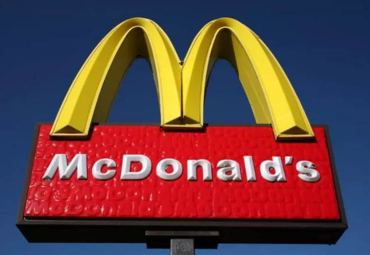 跟商标挺搭！麦当劳更名为“金拱门”.png
