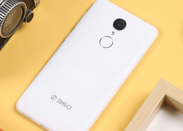 360抢注“旗舰机”注册商标 或引发商标大战.png