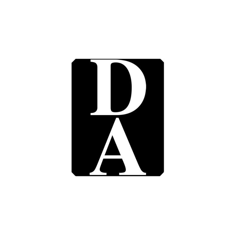 DA